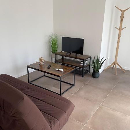 Maison Fleurs De Lys, Climatisee, Wifi Et Parking Privee Gratuit, Lave-Linge, Vernon Giverny Екстериор снимка