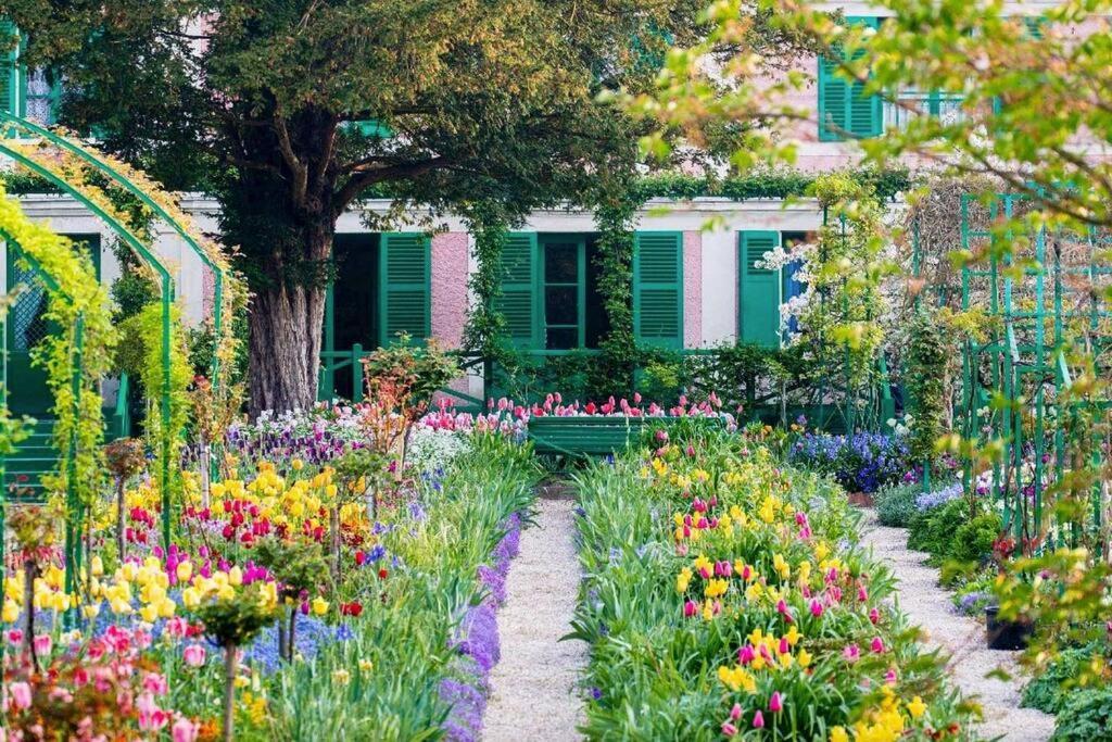Maison Fleurs De Lys, Climatisee, Wifi Et Parking Privee Gratuit, Lave-Linge, Vernon Giverny Екстериор снимка