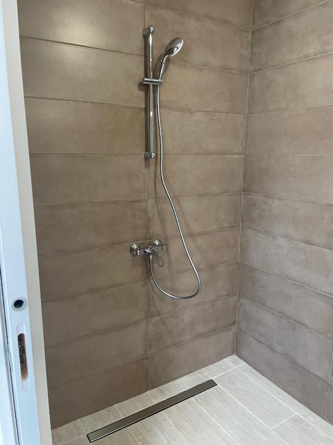 Maison Fleurs De Lys, Climatisee, Wifi Et Parking Privee Gratuit, Lave-Linge, Vernon Giverny Екстериор снимка