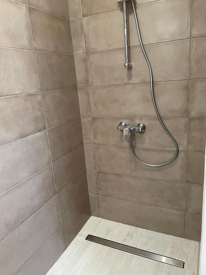 Maison Fleurs De Lys, Climatisee, Wifi Et Parking Privee Gratuit, Lave-Linge, Vernon Giverny Екстериор снимка